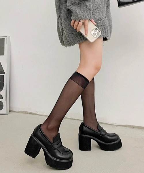 yuue' ( wear )(ユーイ)の「厚底タンクソールローファー(ローファー・レディース・ブラック/ブラック系その他・24.5cm/23.5cm/23.0cm/24.0cm)」の4枚目の写真