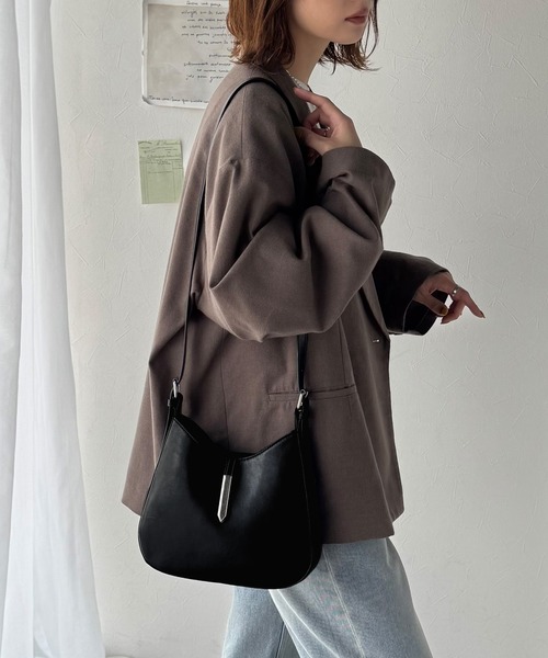 classicalelf（クラシカルエルフ）の「大人の余裕を魅せる。スウェードライクメタルパーツワンハンドルバッグ（ハンドバッグ・レディース・ブラウン/チャコール/ブラック・ONE SIZE）」の9枚目の写真