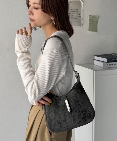 classicalelf（クラシカルエルフ）の「大人の余裕を魅せる。スウェードライクメタルパーツワンハンドルバッグ（ハンドバッグ・レディース・ブラウン/チャコール/ブラック・ONE SIZE）」の17枚目の写真