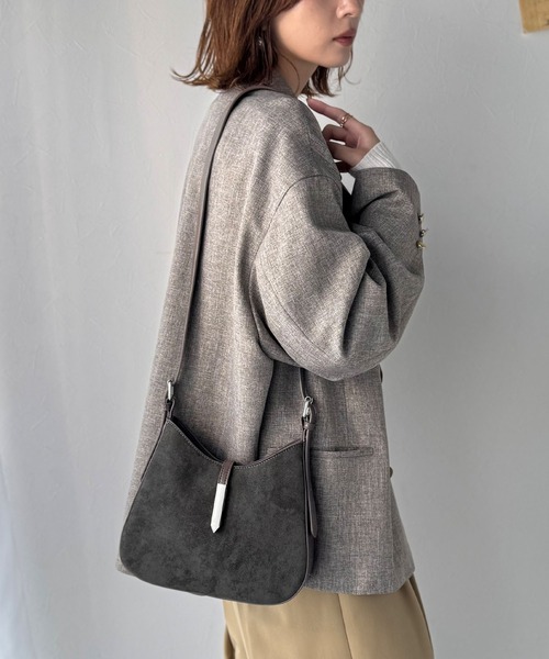 classicalelf（クラシカルエルフ）の「大人の余裕を魅せる。スウェードライクメタルパーツワンハンドルバッグ（ハンドバッグ・レディース・ブラウン/チャコール/ブラック・ONE SIZE）」の19枚目の写真