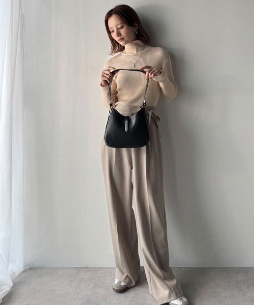 classicalelf（クラシカルエルフ）の「大人の余裕を魅せる。スウェードライクメタルパーツワンハンドルバッグ（ハンドバッグ・レディース・ブラウン/チャコール/ブラック・ONE SIZE）」の11枚目の写真