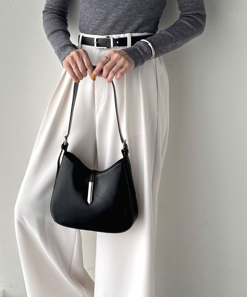 classicalelf（クラシカルエルフ）の「大人の余裕を魅せる。スウェードライクメタルパーツワンハンドルバッグ（ハンドバッグ・レディース・ブラウン/チャコール/ブラック・ONE SIZE）」の5枚目の写真