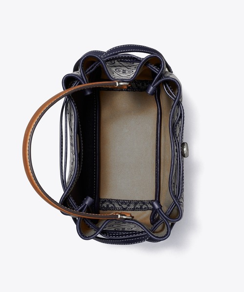 TORY BURCH(トリーバーチ)の「ロミー Tモノグラム バケットバッグ(ショルダーバッグ・レディース・ネイビー・ONE SIZE)」の6枚目の写真