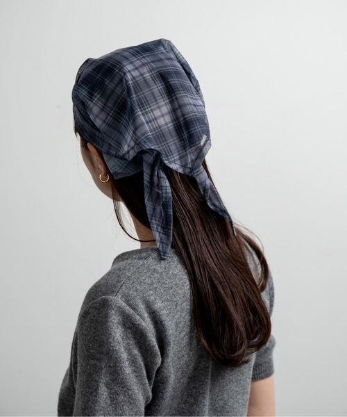 lawgy(ラウジー)の「sheer mesh check triangle scarf / シアーメッシュチェックトライアングルスカーフ(バンダナ/スカーフ・レディース・ブルー/グレイッシュベージュ/グリーン系その他・FREE)」の10枚目の写真