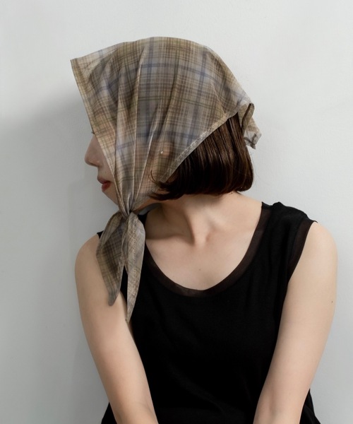 lawgy(ラウジー)の「sheer mesh check triangle scarf / シアーメッシュチェックトライアングルスカーフ(バンダナ/スカーフ・レディース・ブルー/グレイッシュベージュ/グリーン系その他・FREE)」の8枚目の写真