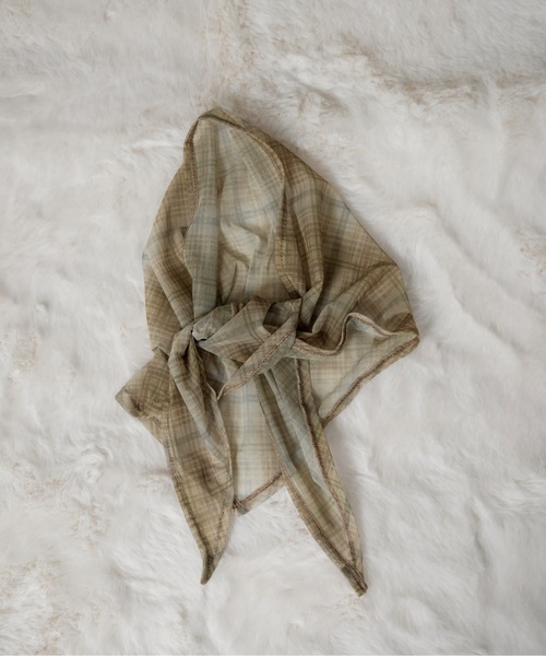 lawgy(ラウジー)の「sheer mesh check triangle scarf / シアーメッシュチェックトライアングルスカーフ(バンダナ/スカーフ・レディース・ブルー/グレイッシュベージュ/グリーン系その他・FREE)」の9枚目の写真