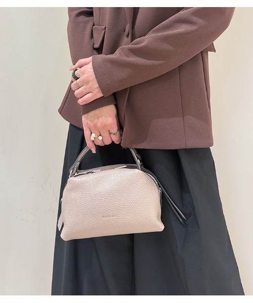 RIPANI(リパーニ)の「【RIPANI/リパーニ】RONDINE 2WAYダブルハンドルバッグ(ハンドバッグ・レディース・ピンク/ベージュ/ライトブラウン/ブラック・FREE)」の4枚目の写真