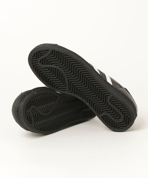 adidas Originals(アディダスオリジナルス)の「SUPERSTAR 82(スニーカー・メンズ・ブラック系その他・25.5cm/26.0cm/26.5cm/27.0cm/27.5cm/28.0cm/28.5cm/29.0cm/22.5cm/23.0cm/23.5cm/24.0cm/24.5cm/25.0cm)」の3枚目の写真