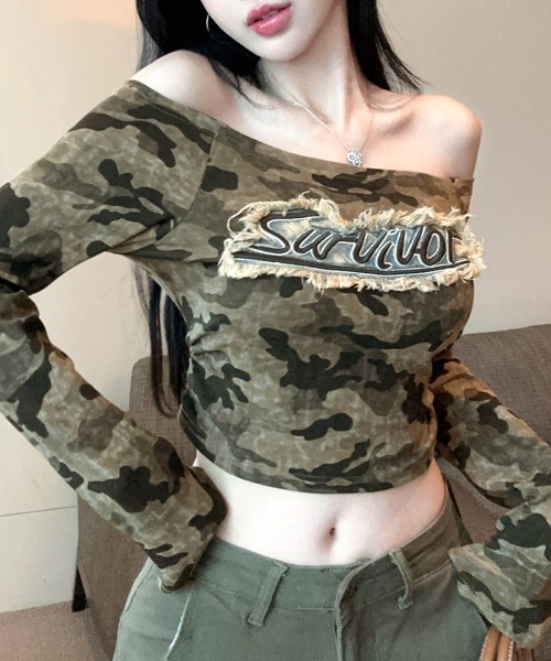 Riff(リフ)の「迷彩柄オフショルトップス(Tシャツ/カットソー・レディース・カーキ・FREE)」の1枚目の写真