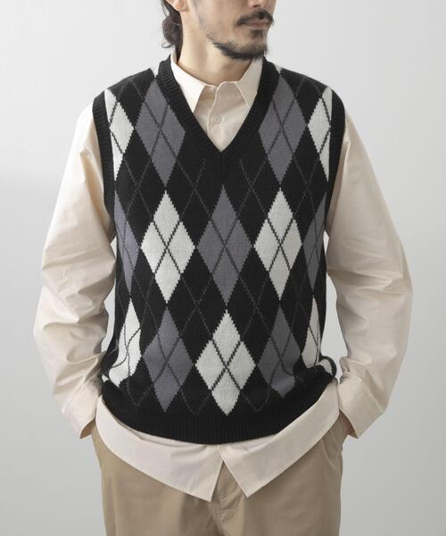 ITEMS URBANRESEARCH(アイテムズ アーバンリサーチ)の「ウール混アーガイルVネックニットベスト(ベスト・メンズ・ブルー/ブラック・LARGE/MEDIUM)」の2枚目の写真
