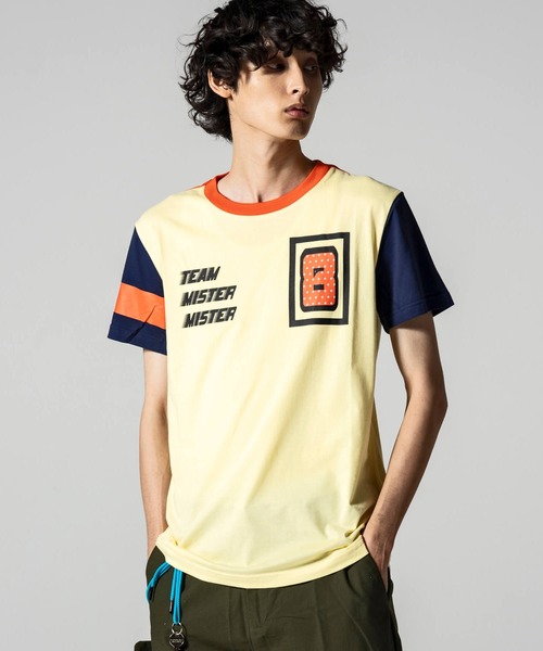 VIKTOR&ROLF(ヴィクター&ロルフ)の「VIKTOR&ROLF(ヴィクター&ロルフ)3Dプリント バックロゴ 半袖Tシャツ(Tシャツ/カットソー・メンズ・イエロー・M)」の1枚目の写真