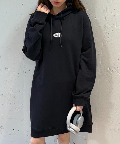 THE NORTH FACE(ザノースフェイス)の「【THE NORTH FACE】ワンピースパーカー 8EEE/W ESSENTIAL RELAXED HOODED DRESS ロングパーカー(ワンピース・レディース・グレー/ブラック・L/S/M/XL)」の4枚目の写真