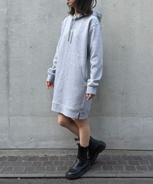 THE NORTH FACE(ザノースフェイス)の「【THE NORTH FACE】ワンピースパーカー 8EEE/W ESSENTIAL RELAXED HOODED DRESS ロングパーカー(ワンピース・レディース・グレー/ブラック・L/S/M/XL)」の18枚目の写真