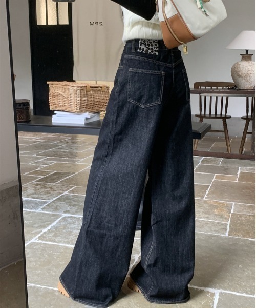 FREE STYLISTS(フリー スタイリスト)の「YUGA_YGMC High-waisted baggy denim pants(デニムパンツ・レディース・ブラック/インディゴブルー・S/M/L)」の5枚目の写真