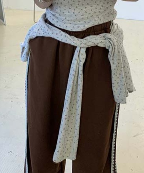 FREE STYLISTS（フリー スタイリスト）の「YUGA_YGMC Side stitch easy sweatpants（スウェットパンツ・レディース・ライトグレー/ブラウン・FREE）」の5枚目の写真