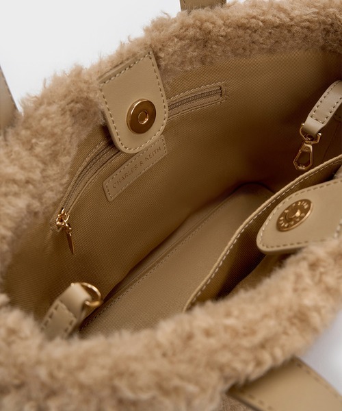 CHARLES & KEITH（チャールズ & キース）の「Shania ミニシャナイア