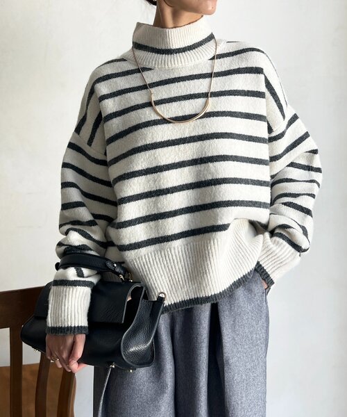 Chez toi(シェトワ)の「BACKスリットハイネックニットプルオーバー(ニット/セーター・レディース・ピンク/ホワイト/ブラウン/オフホワイト・FREE)」の1枚目の写真