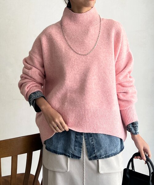 Chez toi（シェトワ）の「BACKスリットハイネックニットプルオーバー