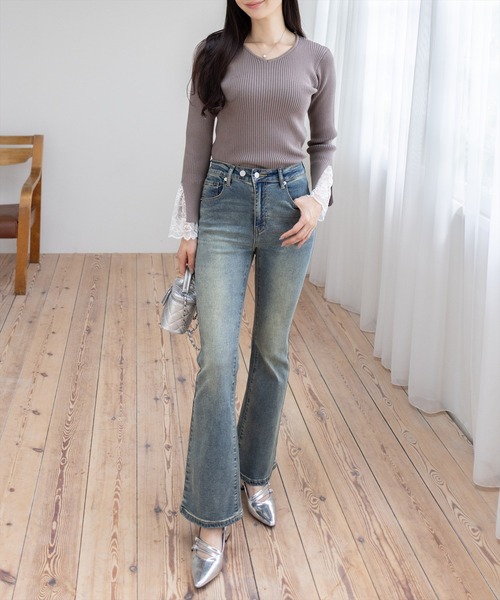 CLEAR BASIC（クリアベーシック）の「袖口レースニットトップス[オフィスカジュアル 着回し抜群 大人]≪AW新作≫（ニット/セーター・レディース・ブラック/グレイッシュベージュ/アイボリー・F）」の8枚目の写真