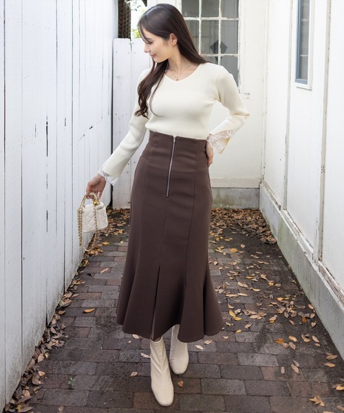 CLEAR BASIC（クリアベーシック）の「袖口レースニットトップス[オフィスカジュアル 着回し抜群 大人]≪AW新作≫（ニット/セーター・レディース・ブラック/グレイッシュベージュ/アイボリー・F）」の7枚目の写真