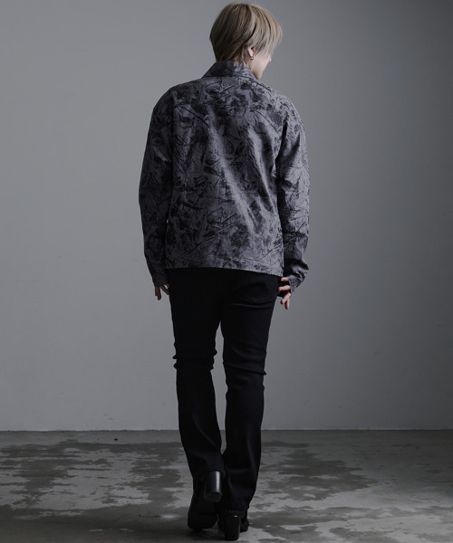 CavariA（キャバリア）の「『CavariA/キャバリア』総柄ZIP JKT（ブルゾン・メンズ・チャコール/ベージュ・L/M）」の5枚目の写真