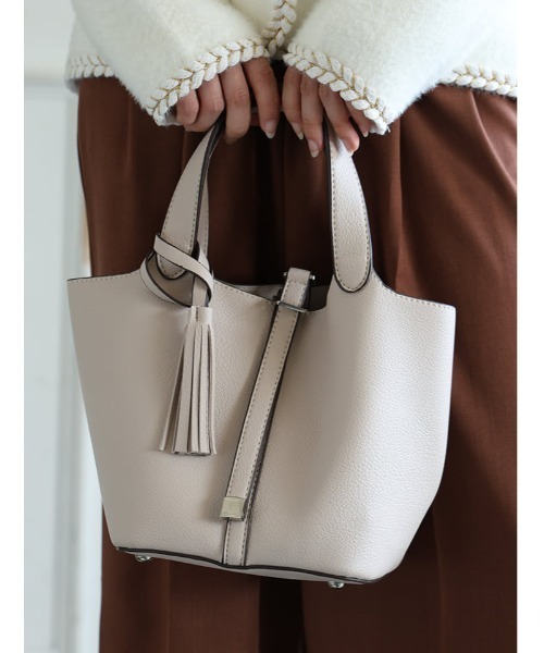 Edit Sheen(エディットシーン)の「タッセル付きハンディトート(ハンドバッグ・レディース・ダークブラウン/ベージュ/ブラック/オレンジ・FREE)」の3枚目の写真