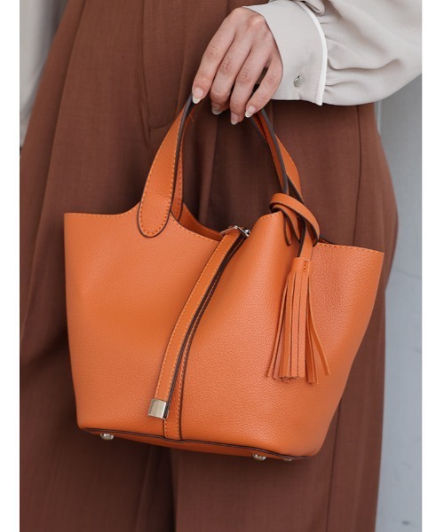 Edit Sheen(エディットシーン)の「タッセル付きハンディトート(ハンドバッグ・レディース・ダークブラウン/ベージュ/ブラック/オレンジ・FREE)」の4枚目の写真