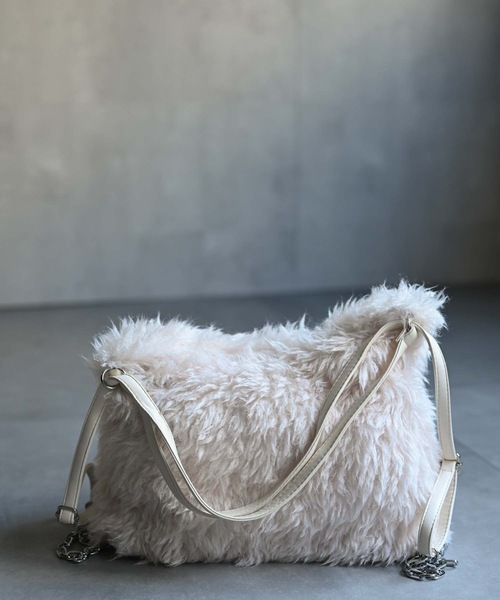 Curaful(クラフル)の「2WAYファートート&リュック(ショルダーバッグ・レディース・ベージュ/ダークグレー/ブラック/アイボリー・FREE)」の1枚目の写真