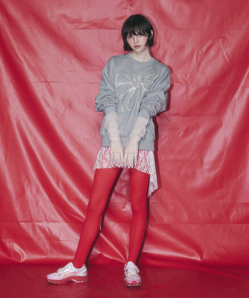 RONRON(ロンロン)の「BIG RIBBON LINE SWEATSHIRT GREY(スウェット・レディース・その他・FREE)」の2枚目の写真