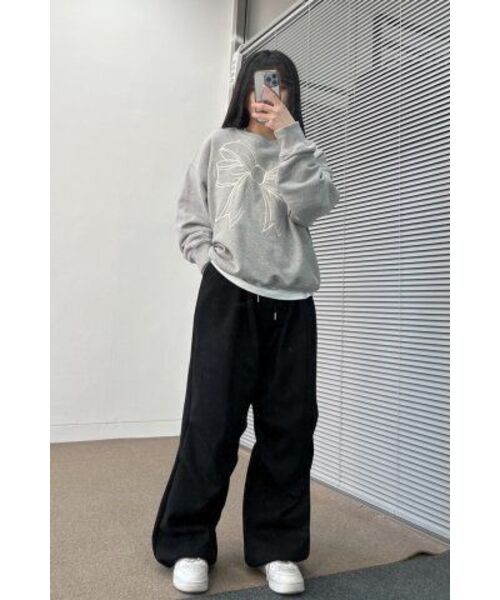 RONRON(ロンロン)の「BIG RIBBON LINE SWEATSHIRT GREY(スウェット・レディース・その他・FREE)」の5枚目の写真