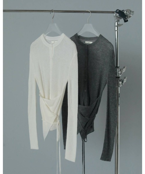 anuke（アンヌーク）の「anuke Wool Cachecoeur Cardigan（カーディガン/ボレロ・レディース・ダークグレー/オフホワイト・FREE）」の4枚目の写真