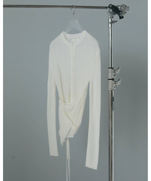 anuke（アンヌーク）の「anuke Wool Cachecoeur Cardigan（カーディガン/ボレロ・レディース・ダークグレー/オフホワイト・FREE）」の5枚目の写真