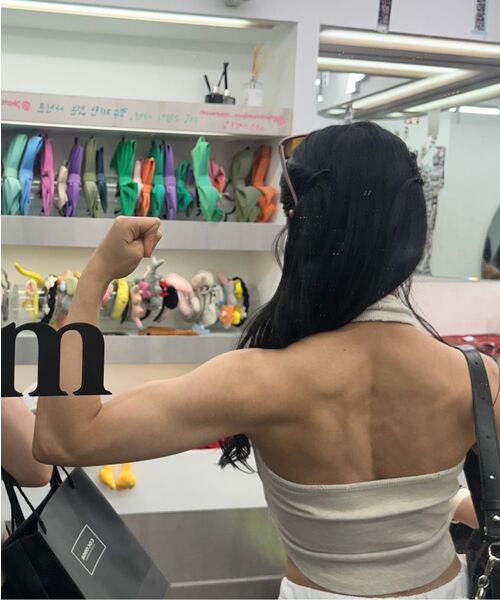 KHAKIPOINT(カーキポイント)の「Damage Stud Halter Top (beige)(Tシャツ/カットソー・レディース・その他・FREE)」の8枚目の写真