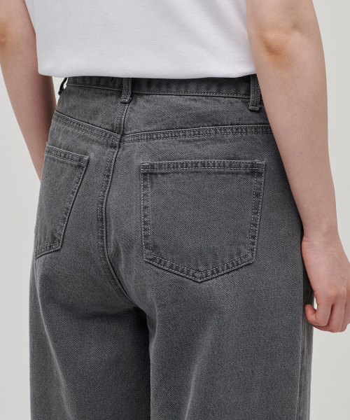 MUSINSA STANDARD WOMAN（ムシンサスタンダードウーマン）の「ウィメンズワイドデニムパンツ[グレー]（デニムパンツ・レディース・その他・32/30/23/24/25/26/27/28/29）」の4枚目の写真