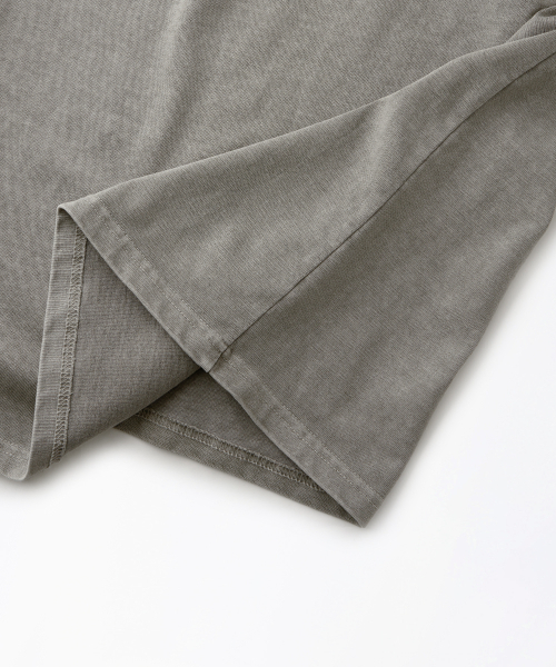 OUTSTANDING(アウトスタンディング)の「MIL SERIES LONG SLEEVE(VIET NAM TIGER)_PIGMENT KHAKI(Tシャツ/カットソー・レディース・その他・SMALL/MEDIUM/LARGE)」の6枚目の写真