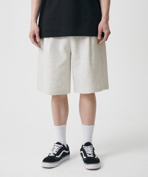 MUSINSA STANDARD（ムシンサスタンダード）の「ダブルニットワンタックワイドスウェットショーツ [オートミール]（その他パンツ・メンズ・その他・SMALL/MEDIUM/LARGE/X-LARGE/XX-LARGE/XXX-LARGE）」の7枚目の写真
