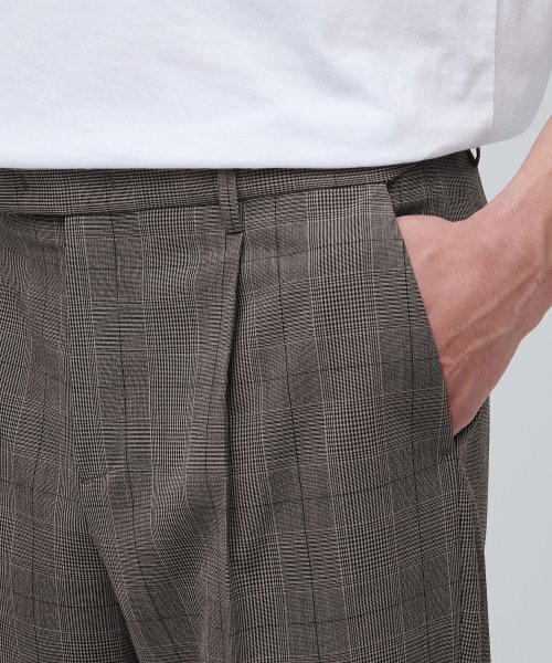 MUSINSA STANDARD（ムシンサスタンダード）の「グレンチェックワイドヒドゥンバンディングスラックス[ダークベージュ]（スラックス・メンズ・その他・28/29/40/42/30/26/27）」の4枚目の写真