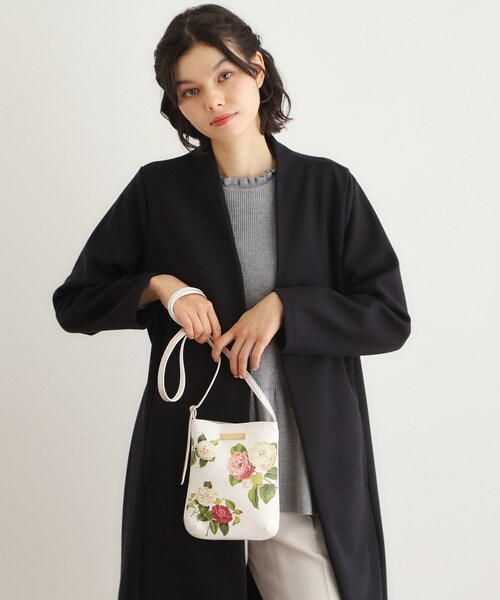 LAURA ASHLEY(ローラアシュレイ)の「カミール柄 ミニ ショルダー(ショルダーバッグ・レディース・アイボリー系/ピンク系5/ブルー系その他2・00)」の2枚目の写真