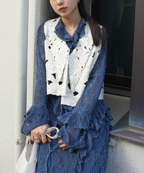 UND LACE CUTWORK VEST TOP（ベスト）｜Ameri（アメリ）のファッション