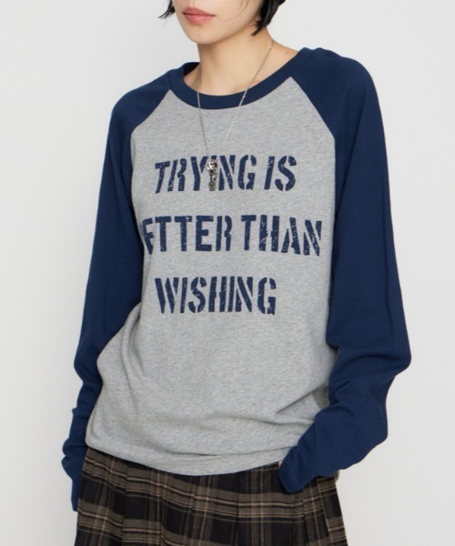 LAGUA GEM(ラグアジェム)の「FRONT LETTERING RAGLAN トップス(Tシャツ/カットソー・レディース・ブラック/ブラウン/ネイビー・FREE)」の3枚目の写真