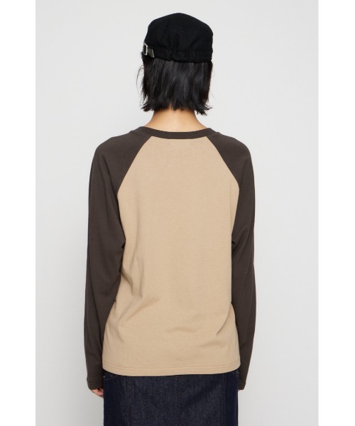 LAGUA GEM(ラグアジェム)の「FRONT LETTERING RAGLAN トップス(Tシャツ/カットソー・レディース・ブラック/ブラウン/ネイビー・FREE)」の10枚目の写真