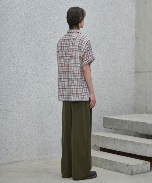 GLW(ジーエルダブリュ)の「ツータックワイドナイロンパンツカーキ(スウェットパンツ・レディース・その他・SMALL/MEDIUM)」の5枚目の写真