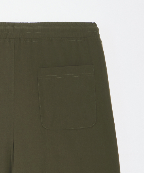 GLW(ジーエルダブリュ)の「ツータックワイドナイロンパンツカーキ(スウェットパンツ・レディース・その他・SMALL/MEDIUM)」の10枚目の写真