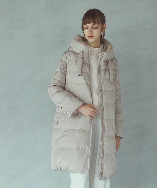 STRAWBERRY-FIELDS（ストロベリーフィールズ）の「スムースタフタ_フェイクファー衿ダウンコート（ダウンジャケット/コート・レディース・ブラック/ベージュ・2）」の2枚目の写真