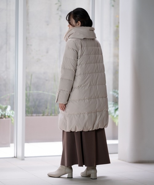 STRAWBERRY-FIELDS（ストロベリーフィールズ）の「スムースタフタ_フェイクファー衿ダウンコート（ダウンジャケット/コート・レディース・ブラック/ベージュ・2）」の5枚目の写真