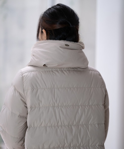 STRAWBERRY-FIELDS（ストロベリーフィールズ）の「スムースタフタ_フェイクファー衿ダウンコート（ダウンジャケット/コート・レディース・ブラック/ベージュ・2）」の8枚目の写真