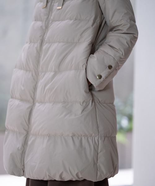 STRAWBERRY-FIELDS（ストロベリーフィールズ）の「スムースタフタ_フェイクファー衿ダウンコート（ダウンジャケット/コート・レディース・ブラック/ベージュ・2）」の9枚目の写真