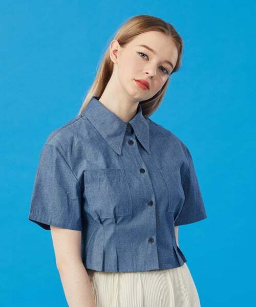 KOLEAT（コレット）の「WOMEN クロップスリム ブルー デニム 半袖シャツ [BLUE] クロップティ 半袖（シャツ/ブラウス・レディース・その他・FREE）」の4枚目の写真