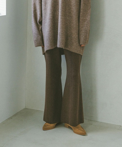 GLOBAL WORK（グローバルワーク）の「フワフワHugmeフレアパンツ/597985（その他パンツ・レディース・ダークブラウン/ブラック/チャコールグレー・MEDIUM/LARGE）」の3枚目の写真