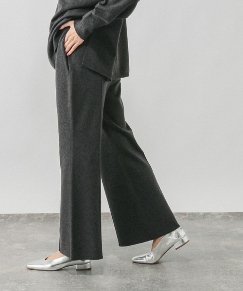 GLOBAL WORK（グローバルワーク）の「フワフワHugmeフレアパンツ/597985（その他パンツ・レディース・ダークブラウン/ブラック/チャコールグレー・MEDIUM/LARGE）」の2枚目の写真